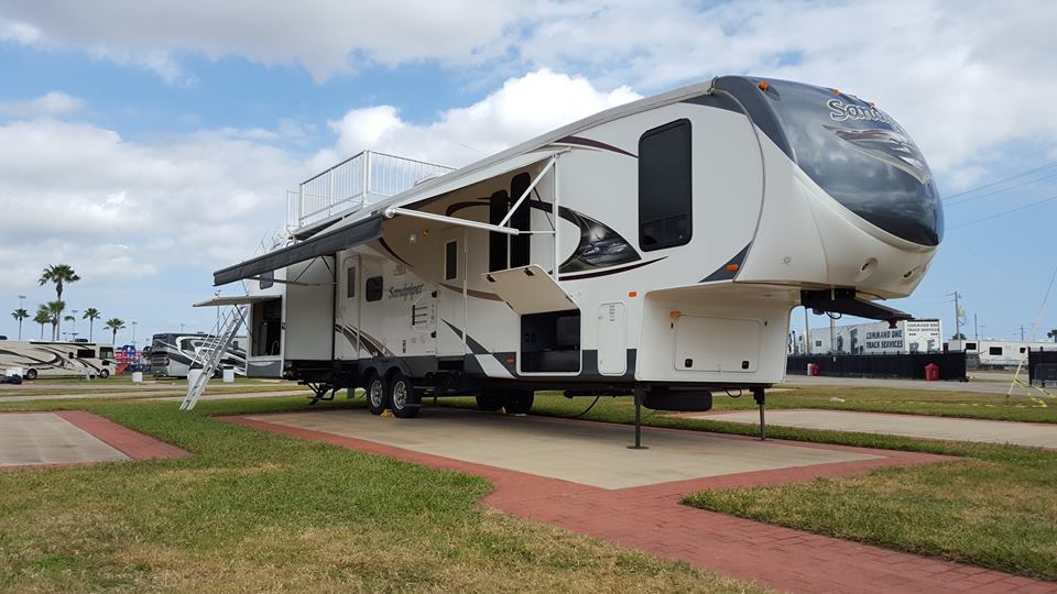 NASCAR RV Rental Sandpiper with Observation Deck